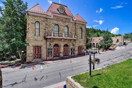 Cozy Home with Deck and Mountain Views, Walk to Casinos image 10