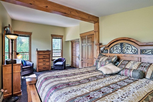 Cozy Home with Deck and Mountain Views, Walk to Casinos image 13