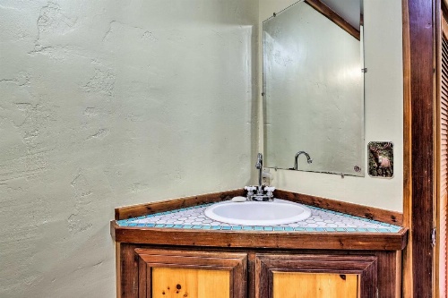 Cozy Home with Deck and Mountain Views, Walk to Casinos image 20