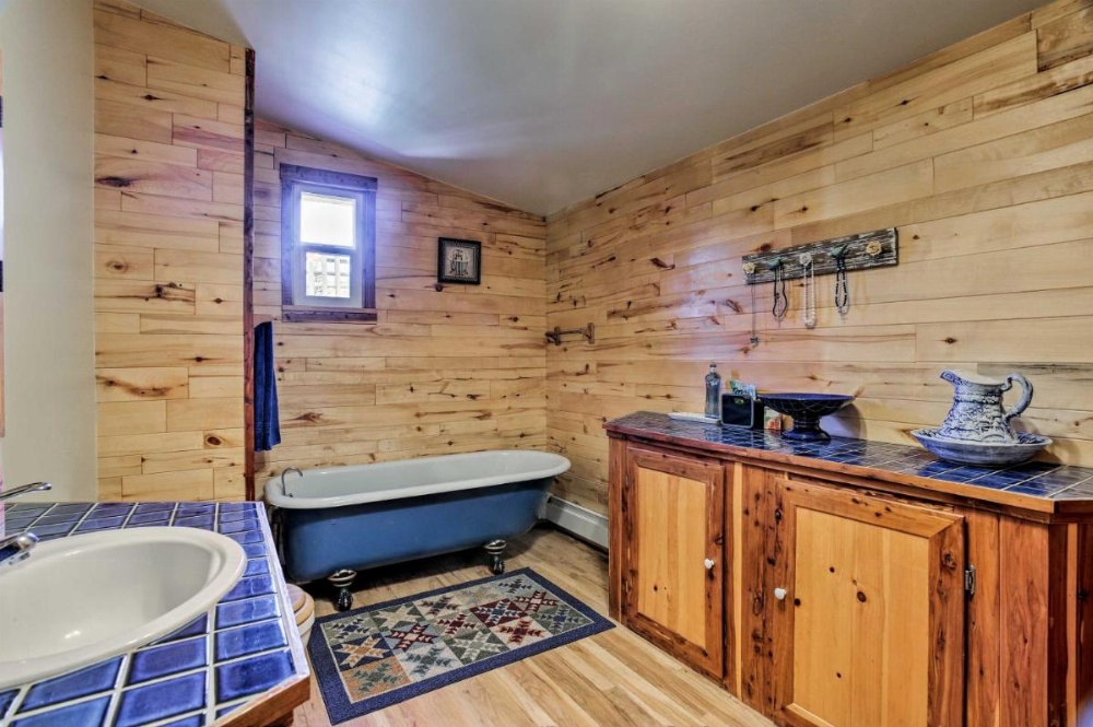 Cozy Home with Deck and Mountain Views, Walk to Casinos Image 7