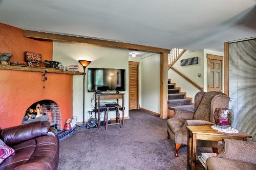 Cozy Home with Deck and Mountain Views, Walk to Casinos image 9